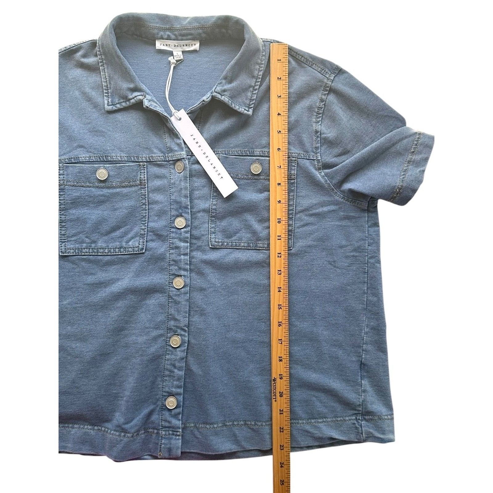 Jane & Delancey Women's Button Down Shirt Denim Look Short Sleeve Size L Navy — image 8 of 8